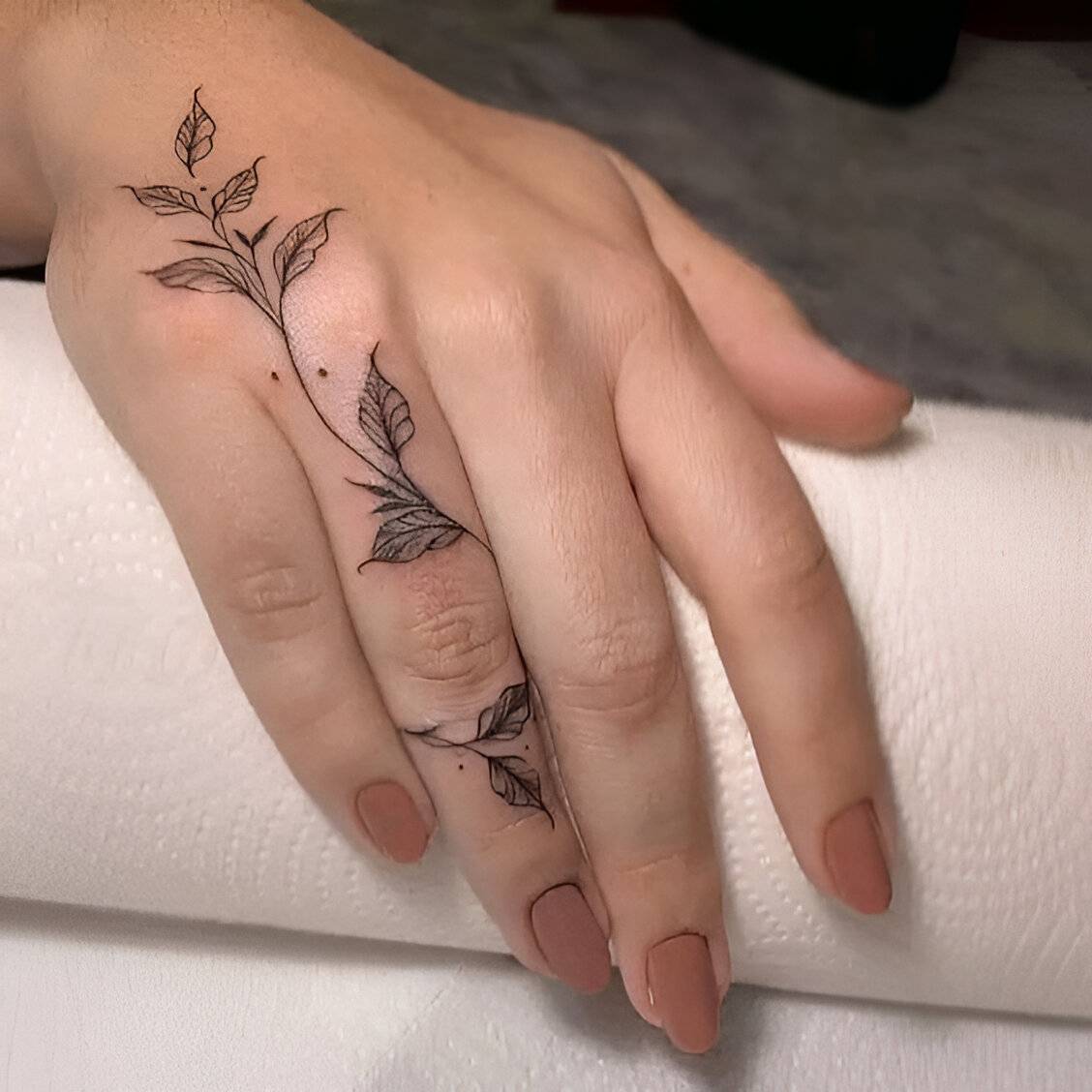 25 Dainty Finger Tattoos To Bring Out Your Beauty