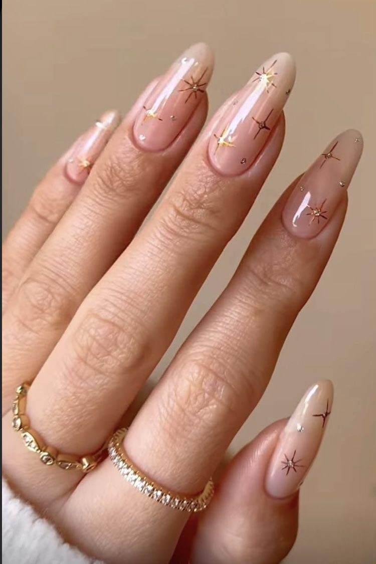 25 Easy To Copy Star Nail Designs To Glam You Up - 167