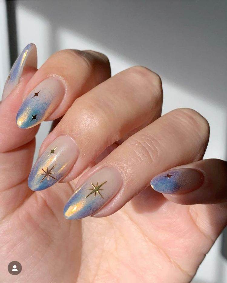 25 Easy To Copy Star Nail Designs To Glam You Up - 171