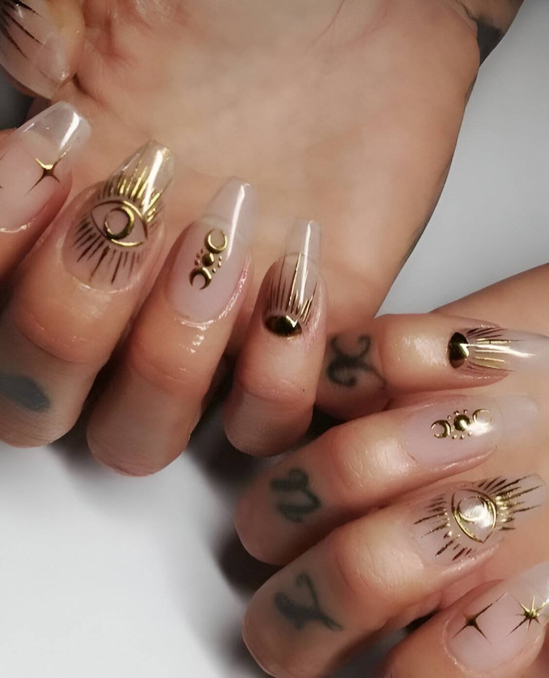 25 Easy To Copy Star Nail Designs To Glam You Up - 177