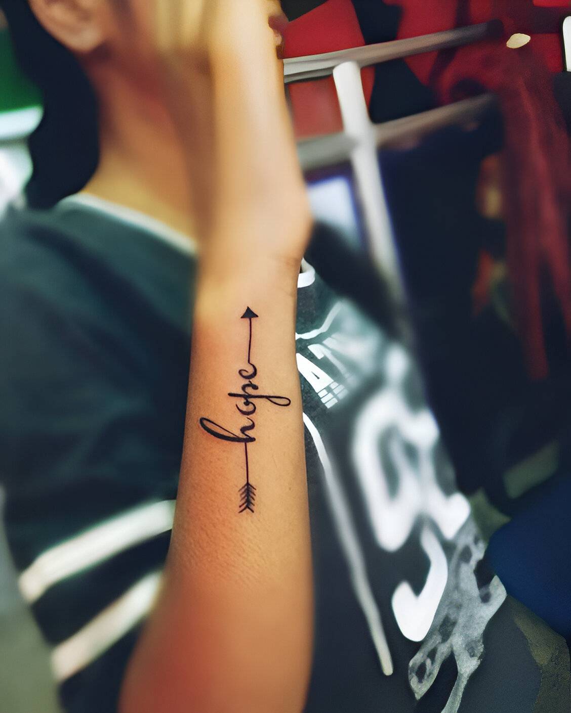 25 Simple Yet Chic Wrist Tattoo Ideas For Feminine Beauty 4937