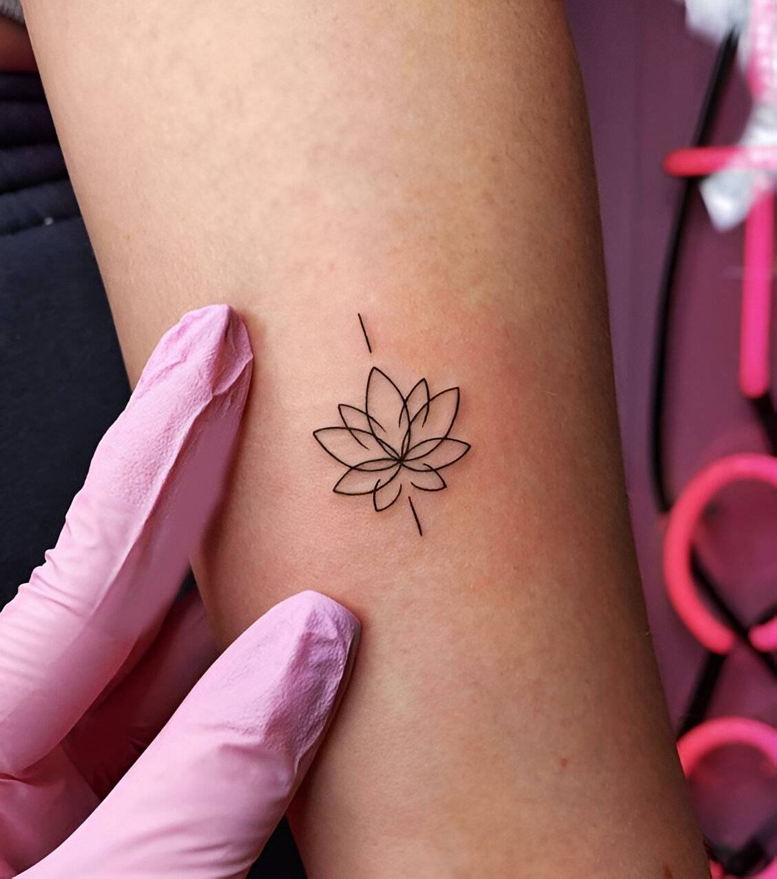 25 Small Yet Beautiful Feminine Tattoo Ideas For Women 25 Small Yet Beautiful Feminine Tattoo Ideas For Women