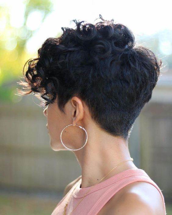 25 Trendiest Short Asymmetrical Haircuts For A Cool Chic Look - 203