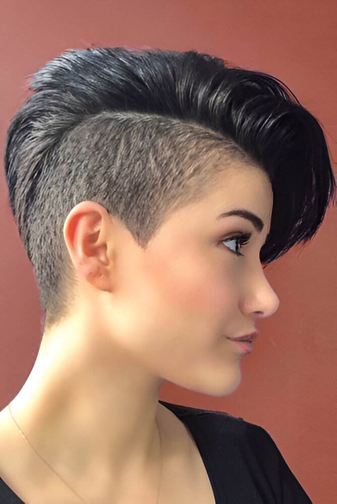 25 Trendiest Short Asymmetrical Haircuts For A Cool Chic Look - 207