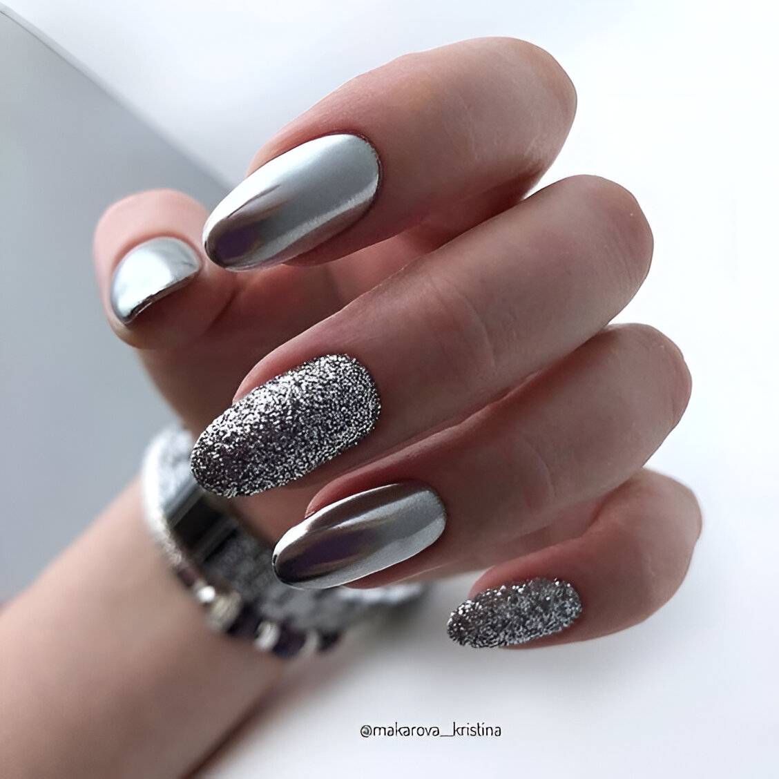 30 Chic Silver Nail Ideas To Vamp Up Your Feminity Power