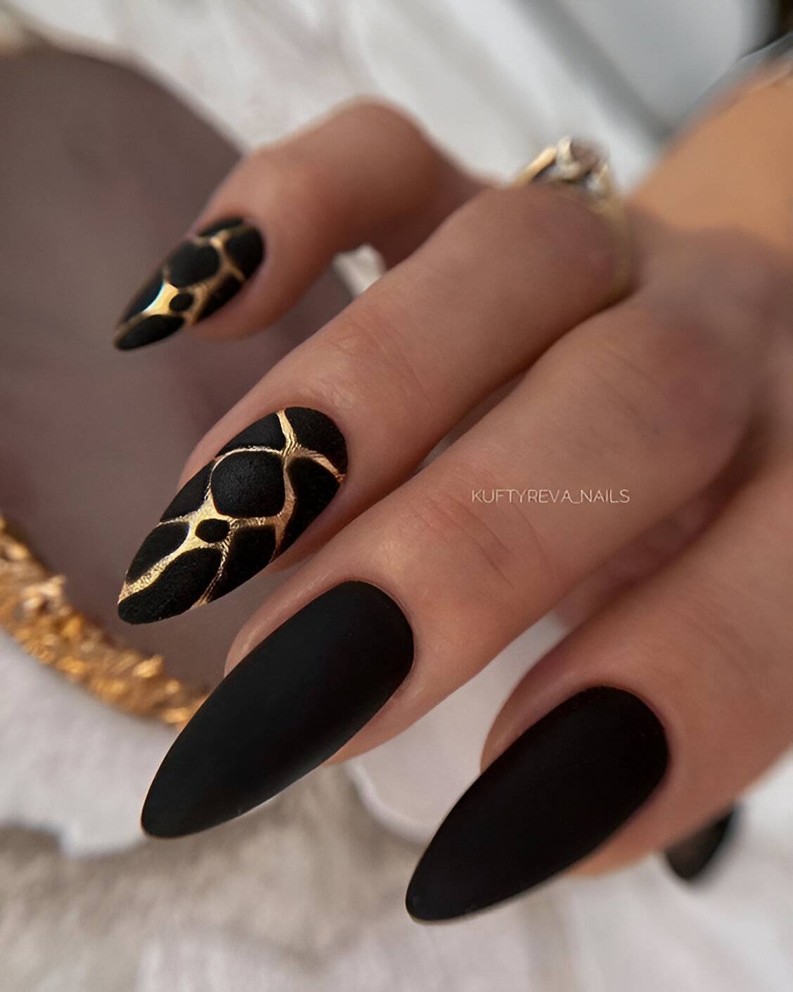 30 Classy Black Nail Ideas Chic Ladies Need Asap 0882