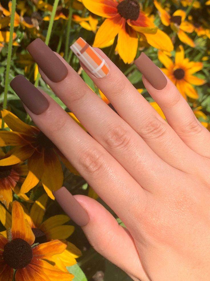 30 Easy-To-Copy Fall Manicure Looks For September - 217