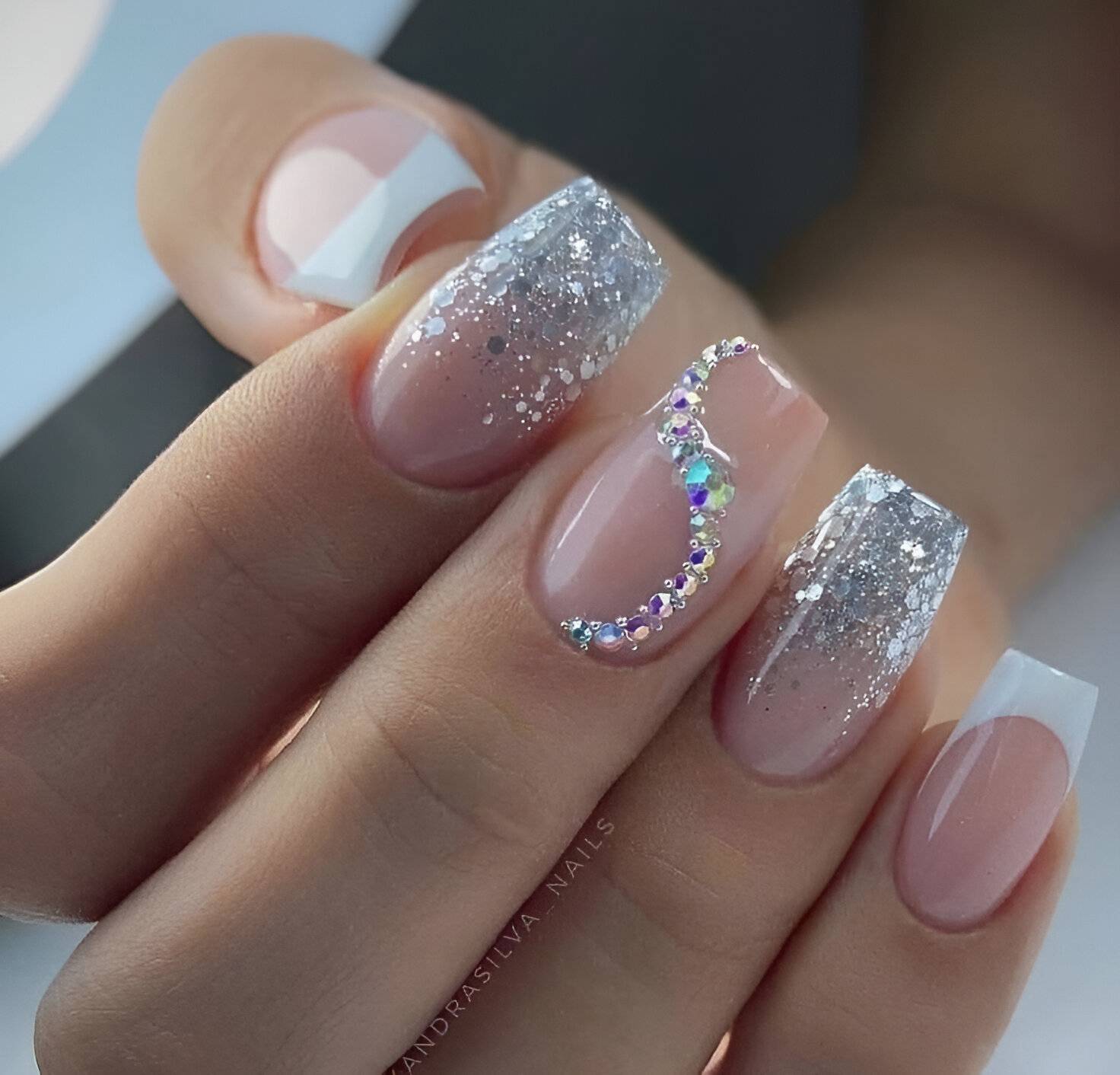 Gorgeous Glitter Nails Ideas To Shine All Year Round - T-News