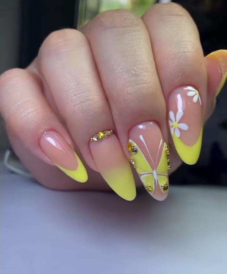 30 Gorgeous Yellow Manicures To Make You A Model