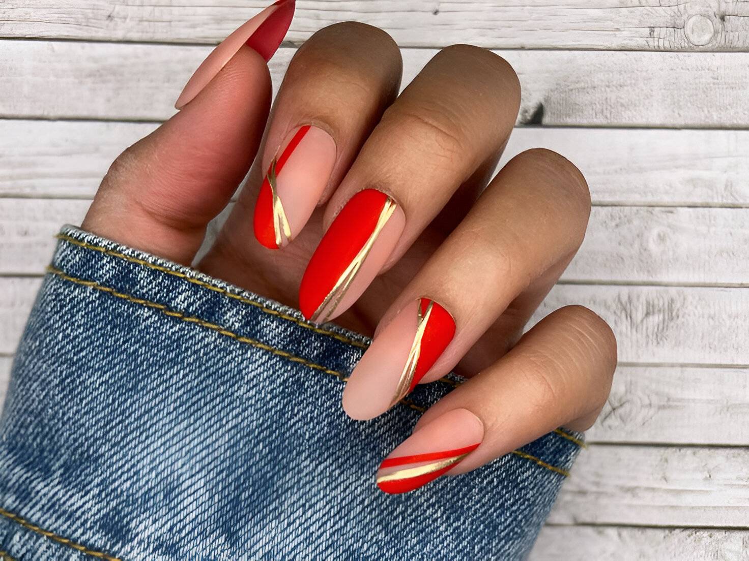 Red Nail Designs That Are The Epitome Of Feminine Beauty - Animal Zone