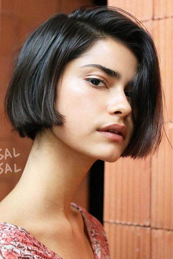 Shine Bright Like A Diamond With These 25 Gorgeous Straight Bob Haircuts - 179