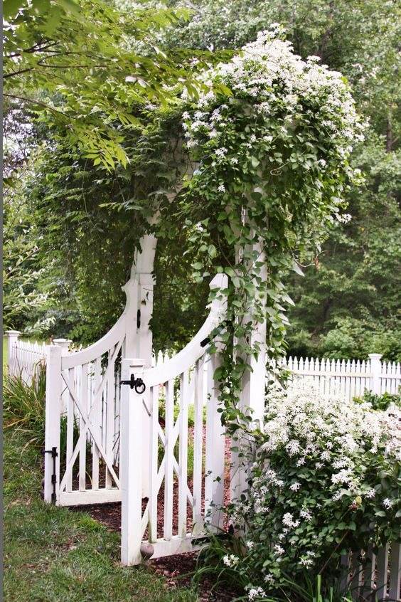 30 Garden Gate Ideas To Make A Strong Impression - 207