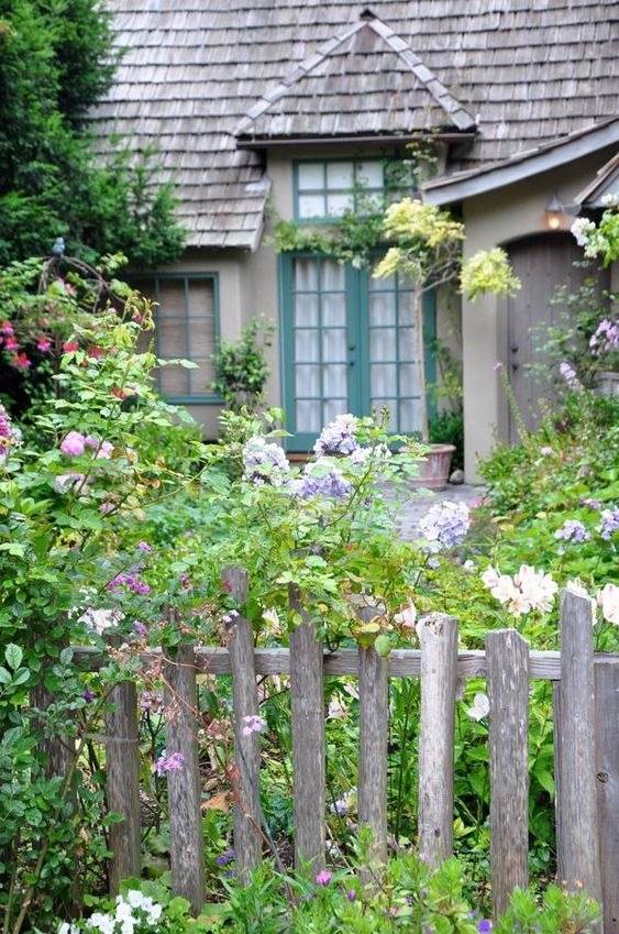 30 Garden Gate Ideas To Make A Strong Impression - 219