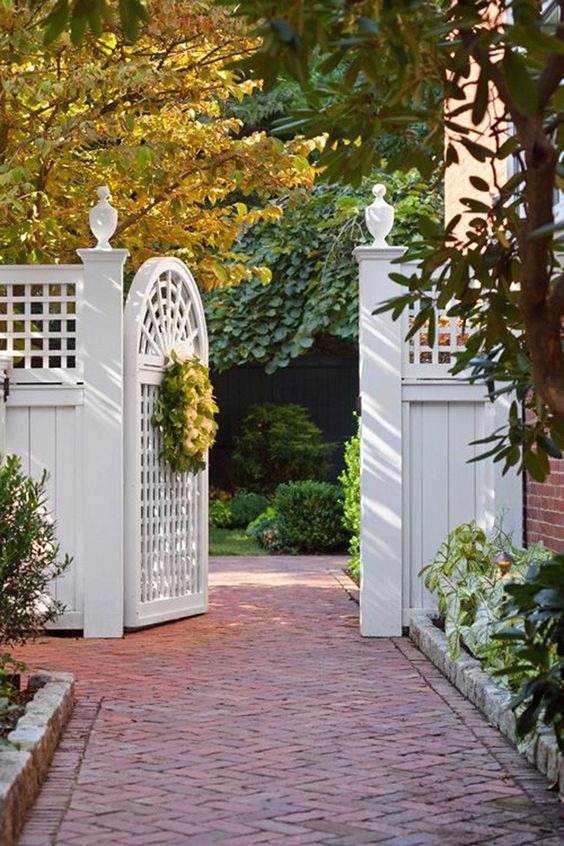 30 Garden Gate Ideas To Make A Strong Impression - 249