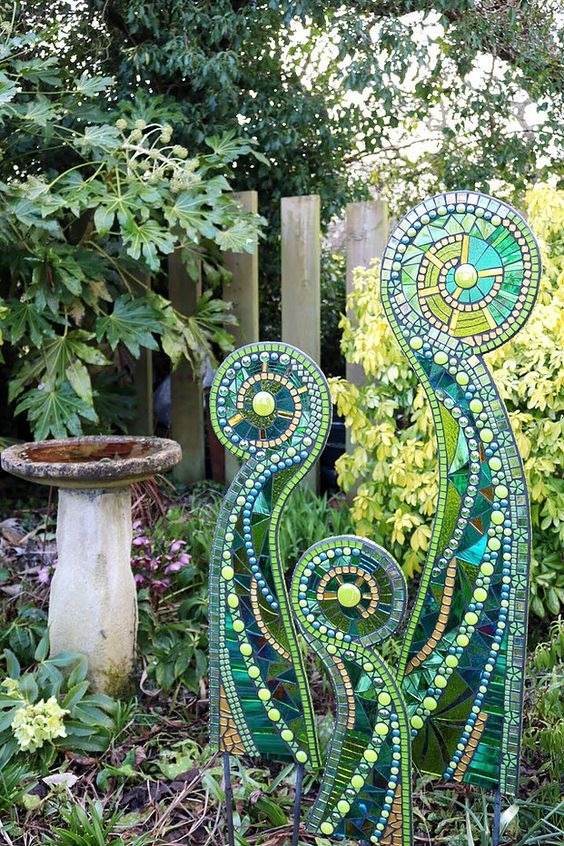 35 Whimsical Ideas That Will Elevate Your Garden To New Heights - 271