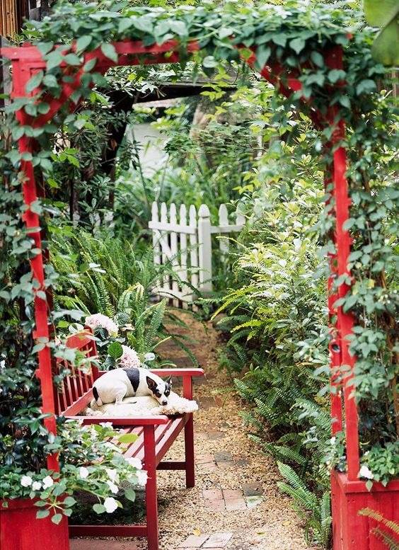 35 Whimsical Ideas That Will Elevate Your Garden To New Heights - 289