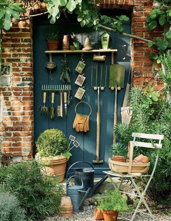 35 Whimsical Ideas That Will Elevate Your Garden To New Heights - 291