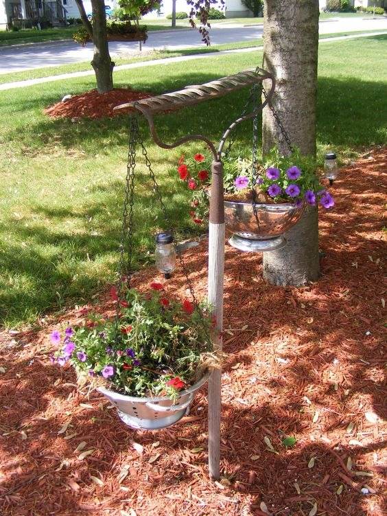 30 Recycled Garden Projects To Revamp Your Backyard - 225