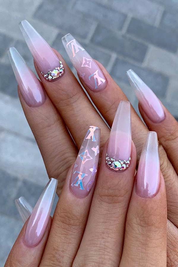 30 Bling-Bling Clear Acrylic Nails For The Ultimate Feminine Glam - 215