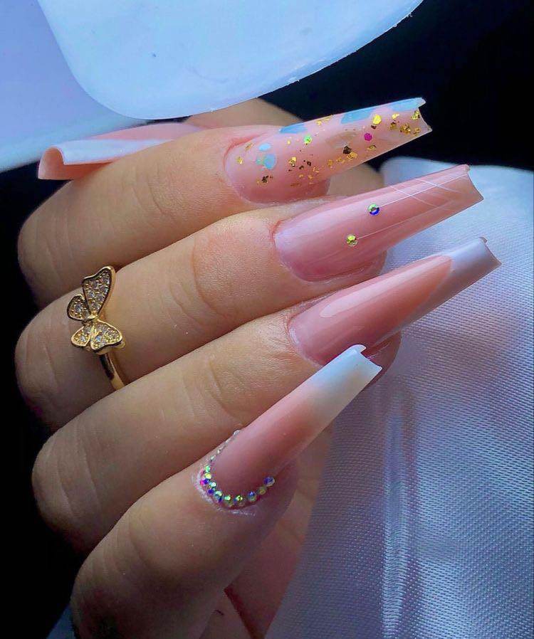 30 Bling-Bling Clear Acrylic Nails For The Ultimate Feminine Glam - 239