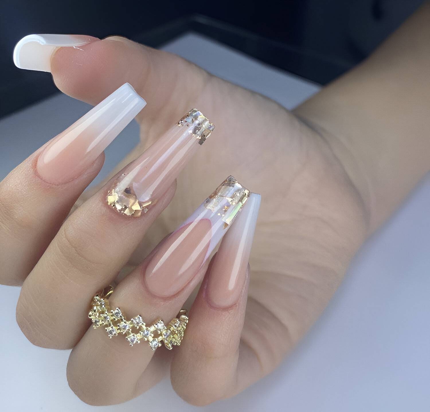 30 Bling-Bling Clear Acrylic Nails For The Ultimate Feminine Glam - 207