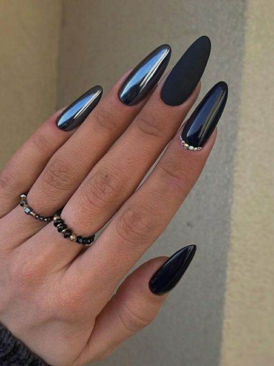 30 Chic Chrome Nail Designs For The Ultimate Glam Look - 237