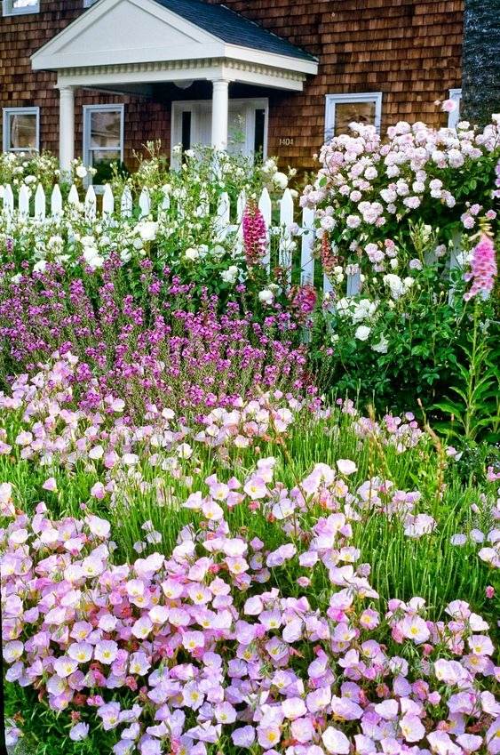 30 Cottage Garden Ideas To Bring Vintage Charm To Your Landscape - 193