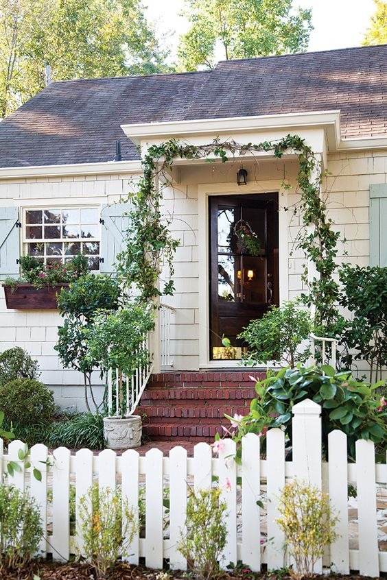 30 Cottage Garden Ideas To Bring Vintage Charm To Your Landscape - 203