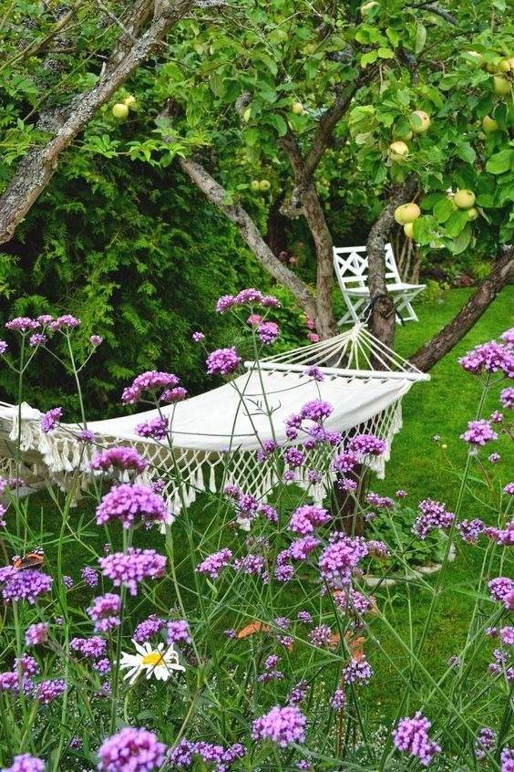 30 Cottage Garden Ideas To Bring Vintage Charm To Your Landscape - 219