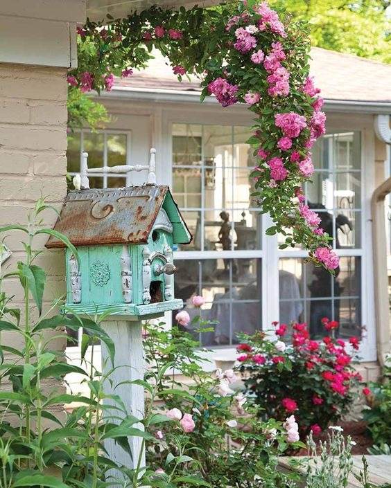 30 Cottage Garden Ideas To Bring Vintage Charm To Your Landscape - 223