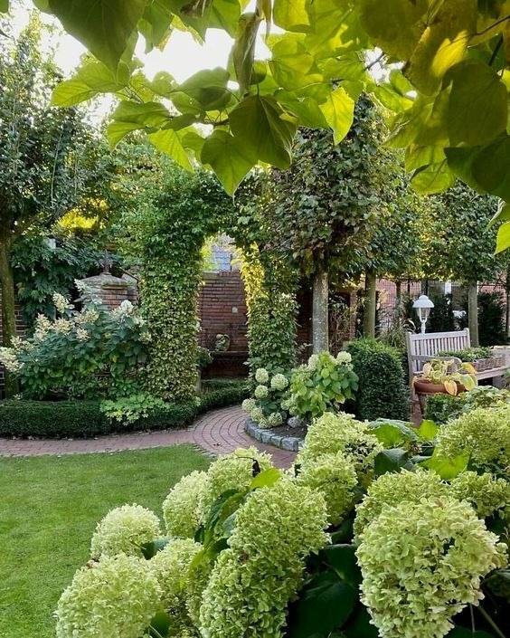 30 Cottage Garden Ideas To Bring Vintage Charm To Your Landscape - 225