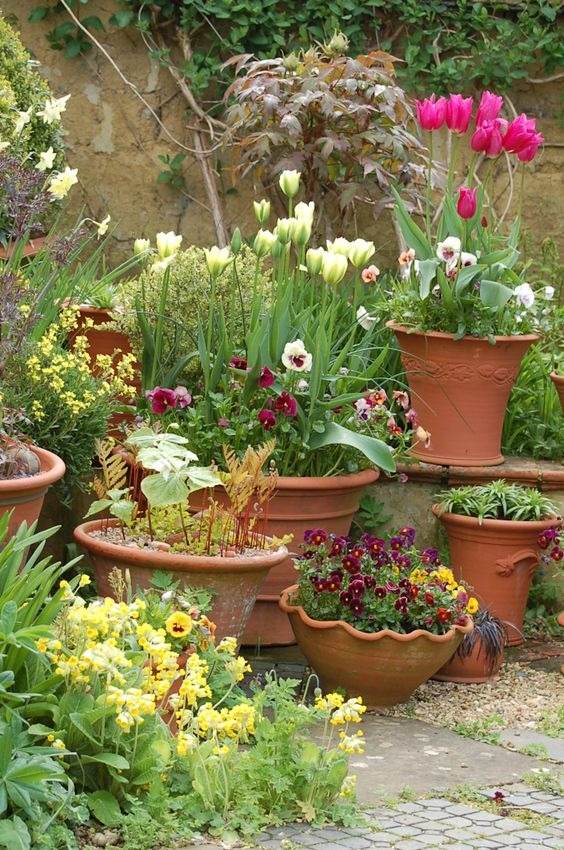 30 Cottage Garden Ideas To Bring Vintage Charm To Your Landscape - 245