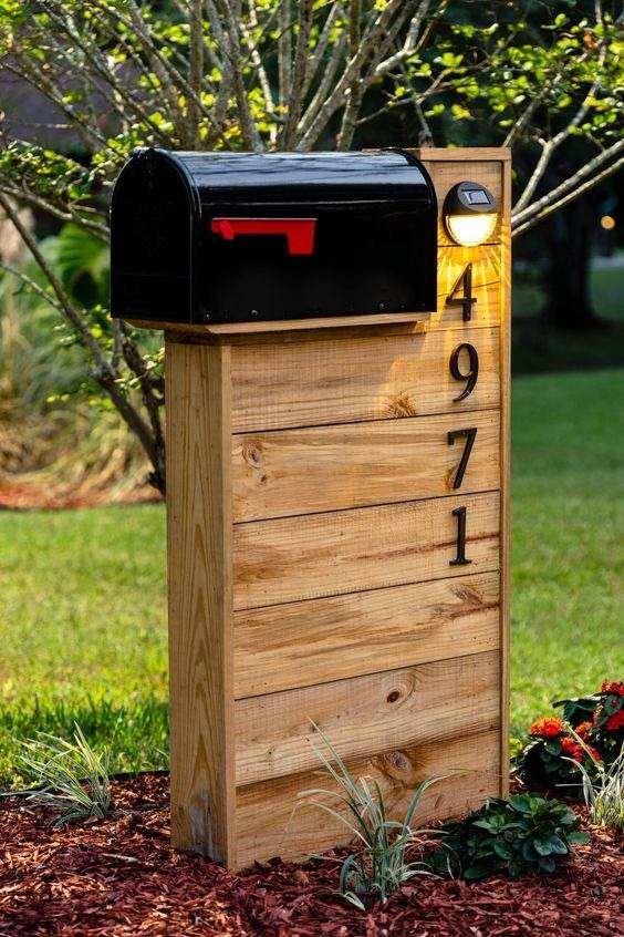 30 Mailbox Landscaping Ideas To Transform Your Home's Exterior - 219