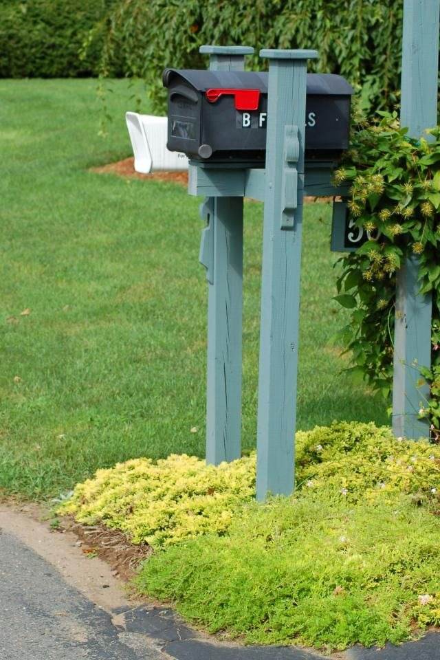 30 Mailbox Landscaping Ideas To Transform Your Home's Exterior - 223