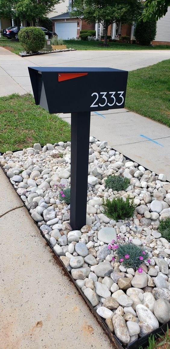 30 Mailbox Landscaping Ideas To Transform Your Home's Exterior - 239