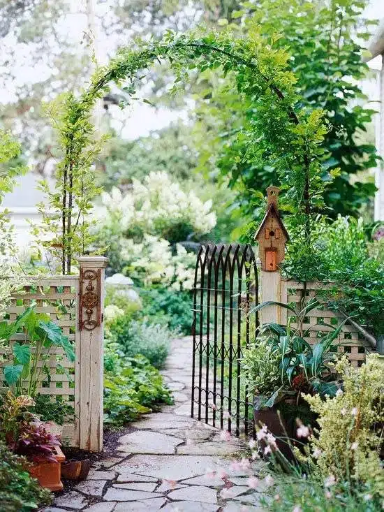 35 Trellis Ideas To Save Space And Add Charm To Your Garden - 226 35 Trellis Ideas To Save Space And Add Charm To Your Garden - 225