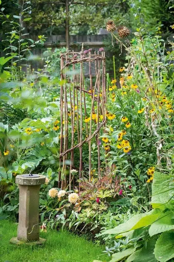 35 Trellis Ideas To Save Space And Add Charm To Your Garden - 247