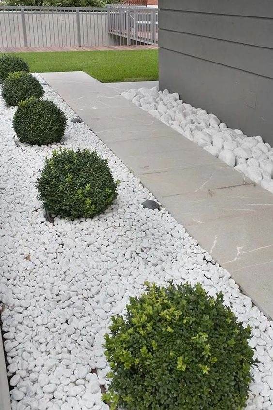 30 White Rock Landscaping Ideas For A Zen, Modern, Or Colorful Garden - 199