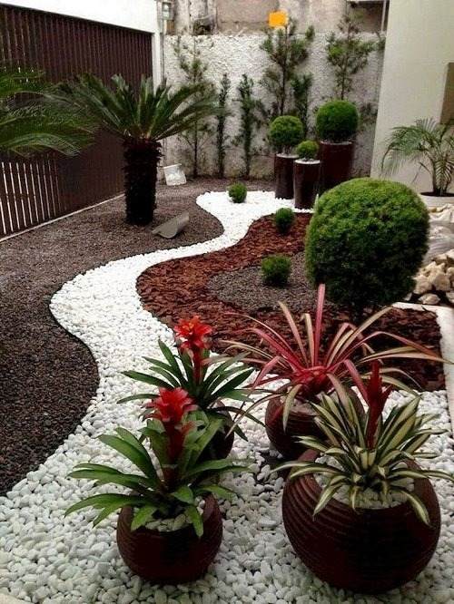 30 White Rock Landscaping Ideas For A Zen, Modern, Or Colorful Garden - 241