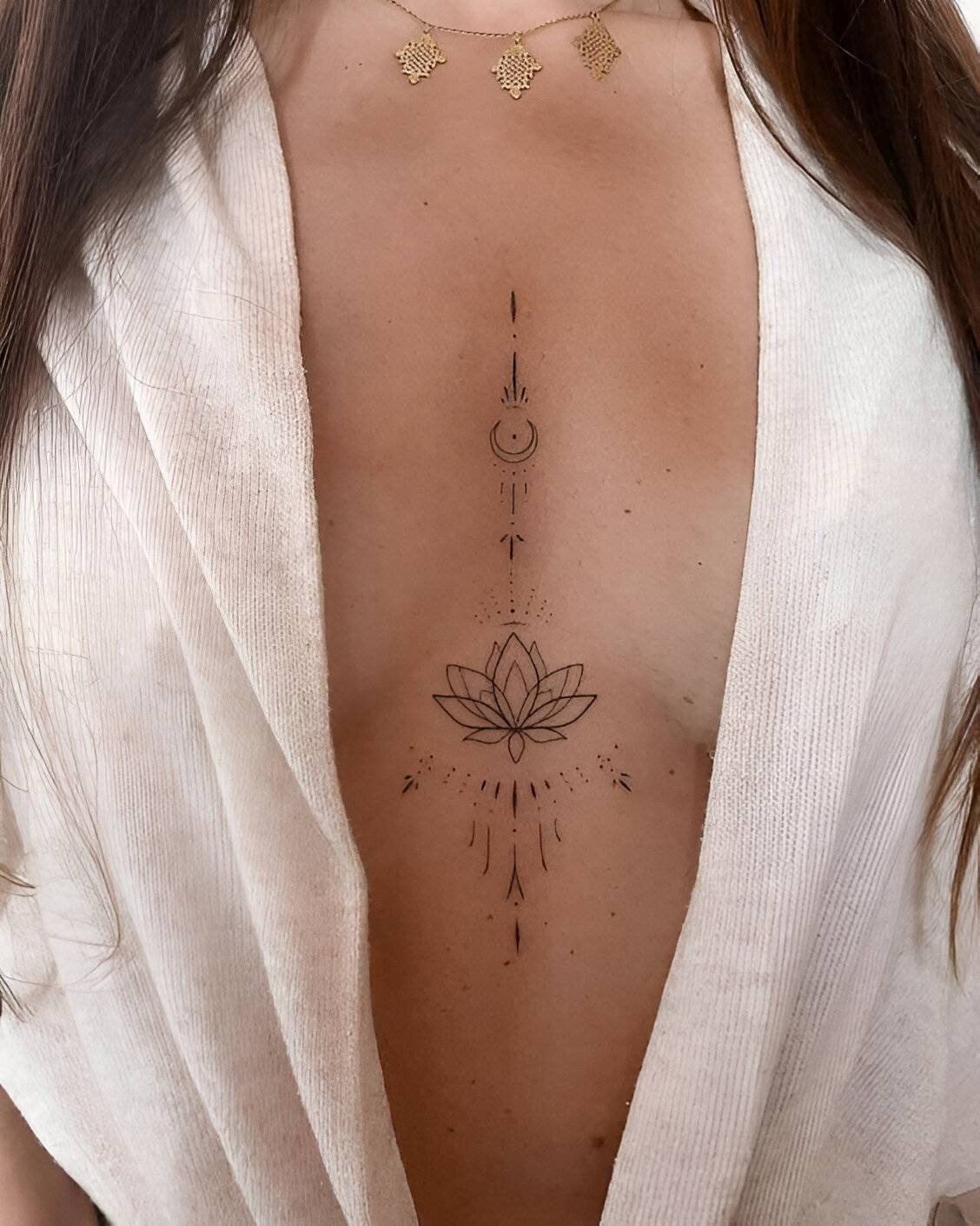 27 Elegant Chest Tattoos For Women To Elevate Their Beauty 14