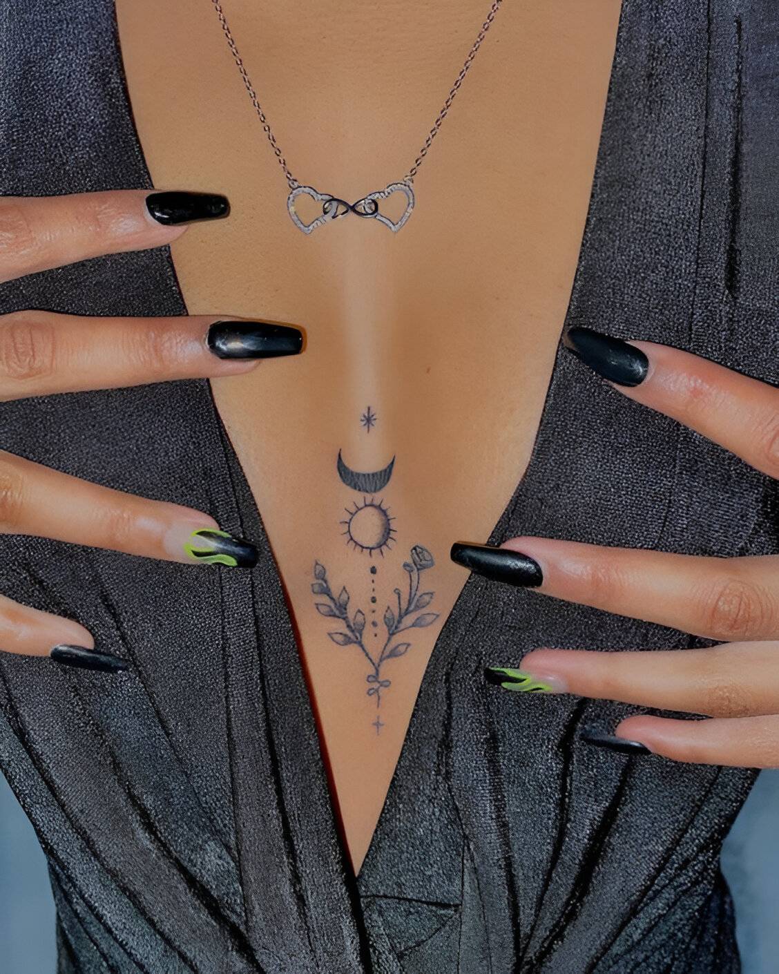 27 Elegant Chest Tattoos For Women To Elevate Their Beauty 15