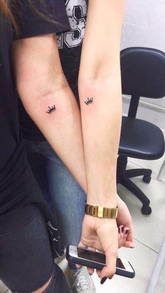 27 Feminine Best Friend Tattoos With The Perfect Elegant Touch 4