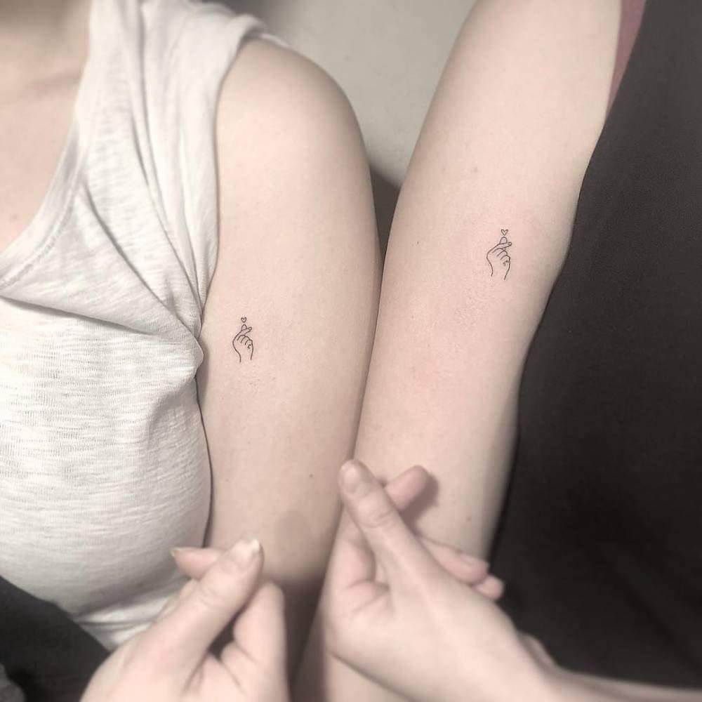 27 Feminine Best Friend Tattoos With The Perfect Elegant Touch 6
