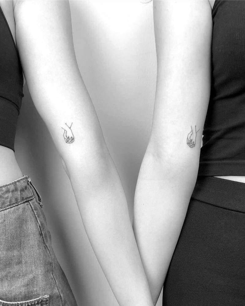 27 Feminine Best Friend Tattoos With The Perfect Elegant Touch 7