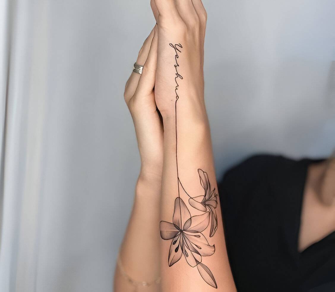 27 Stunning Forearm Tattoos To Vamp Up Your Femininity 27