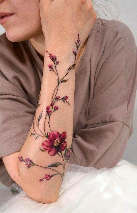 27 Stunning Forearm Tattoos To Vamp Up Your Femininity 8