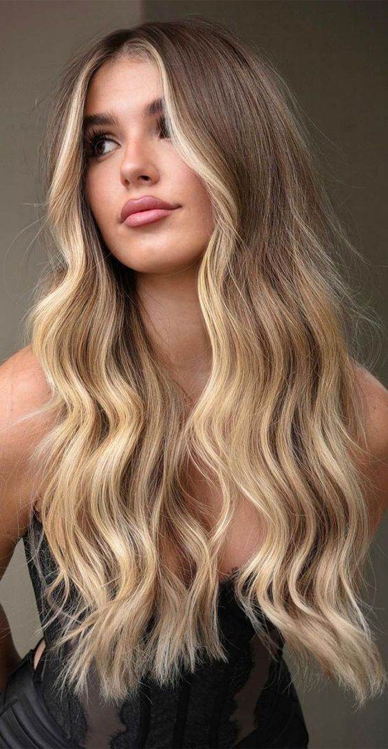 30 Chic Blonde Highlight Ideas That Are The Epitome Of Feminity 11