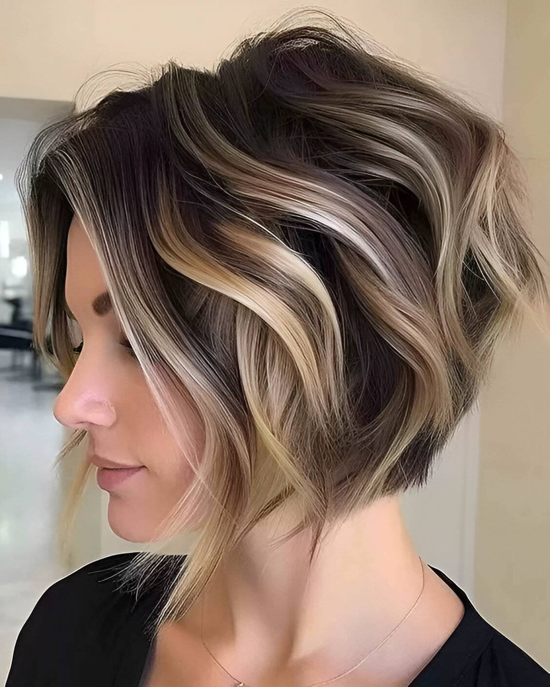 30 Chic Blonde Highlight Ideas That Are The Epitome Of Feminity 27