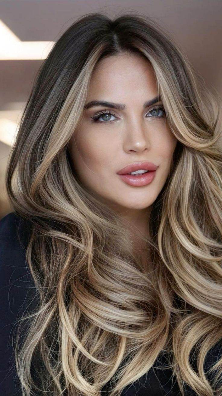 30 Chic Blonde Highlight Ideas That Are The Epitome Of Feminity 4