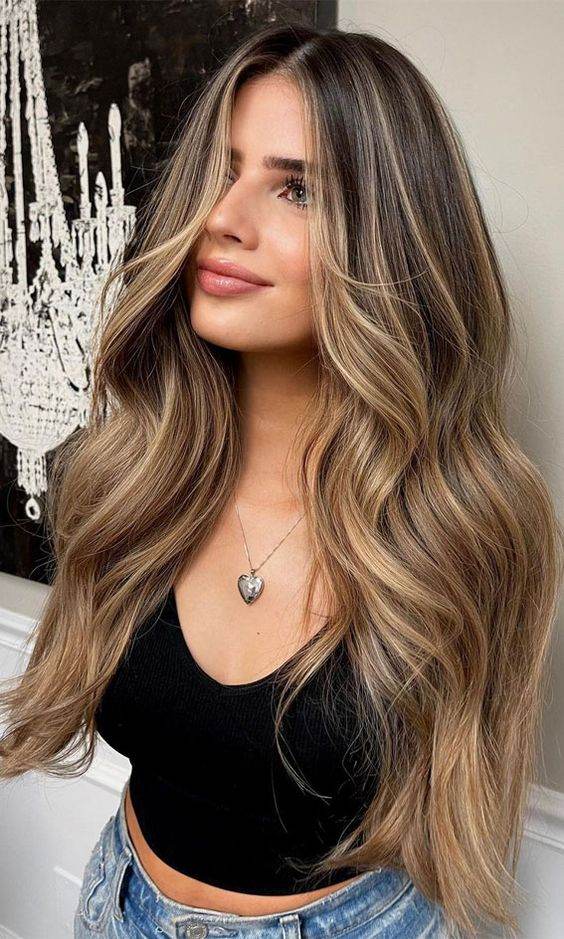 30 Chic Blonde Highlight Ideas That Are The Epitome Of Feminity 6